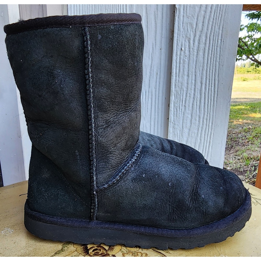 UGG Size‎ 8 Black Suede Classic Short Boots Winter Shoes Y2K Cozy Scandinavian